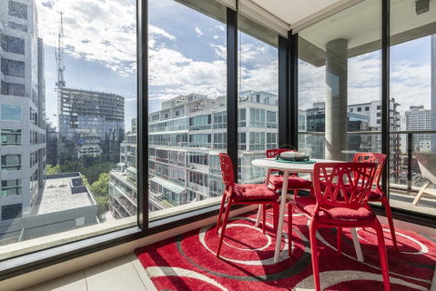 LIGHT, AIRY, SPACIOUS QUEENS ROAD APARTMENT - Tourism Gold Coast 1