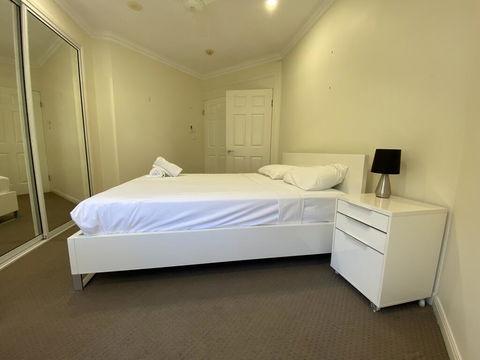 Lighthouse Apartments On The Strand - Tourism Gold Coast 2