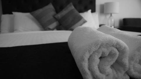 Lincoln Cottage Motor Inn - Tourism Gold Coast 0