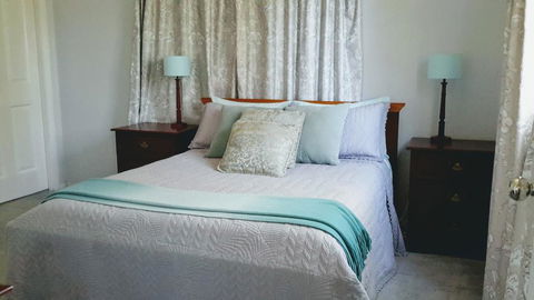Lucky Mountain Cottage - Tourism Gold Coast 3