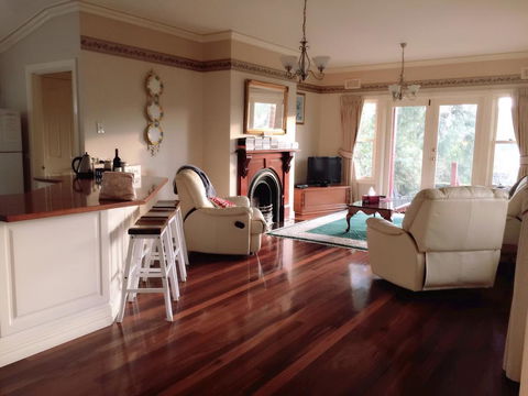 Lucy's Serenity @ Healesville - Tourism Gold Coast 2