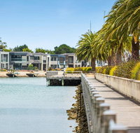 Luxe 101  Martha Cove waterfront luxury on the marina walk to beach