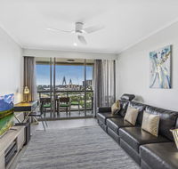 Luxurious harbour view apartment steps from city - Tourism Gold Coast