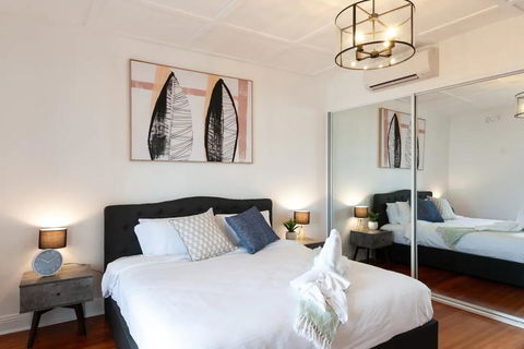 Luxurious Heritage Home With Harbour Bridge Views - Tourism Gold Coast 3