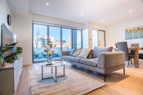 Luxurious Townhouse With Natural Light In Rosebery - Tourism Gold Coast 0