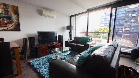 Luxurious With Free Parking & Wi Fi - Tourism Gold Coast 1