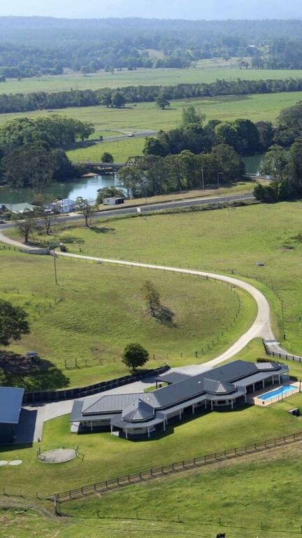 Luxury 4 Bedroom Apartment - Gold Coast 1