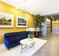 Luxury Apartment Opposite Train Station in Cannon Hill and 17 minutes from the City - Tourism Gold Coast