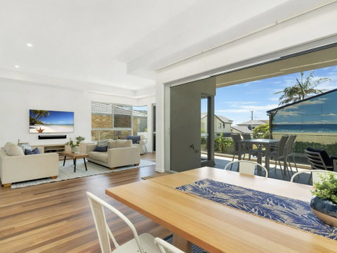 Luxury On Currumbin Beach - Tourism Gold Coast 0