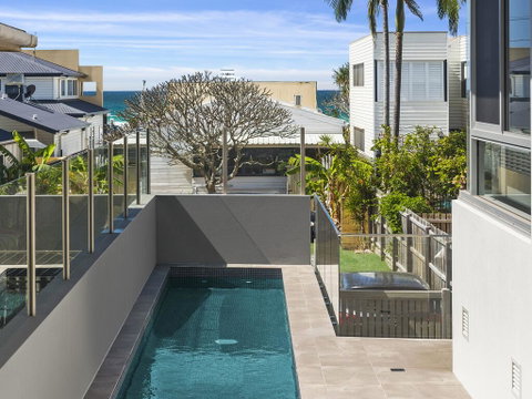 Luxury On Currumbin Beach - Tourism Gold Coast 3