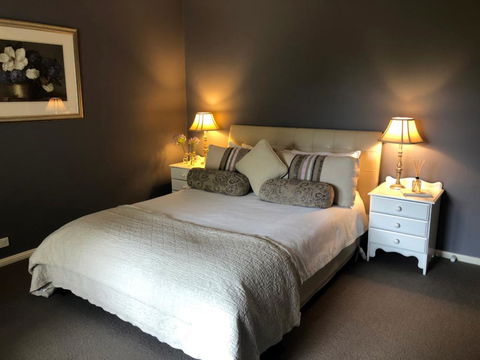 Luxury Room 15mins From Wagga's CBD - Tourism Gold Coast 0