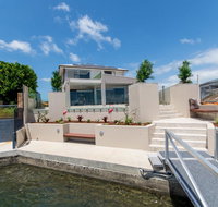 Luxury Waterfront Family Entertainer on Dolphin - Tourism Gold Coast