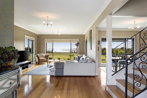 LUXURY WATERFRONT FAMILY HOME-TASMANIA (I)-L'Abode - Tourism Gold Coast 0