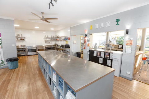 Mad Monkey Backpackers Village - Tourism Gold Coast 2