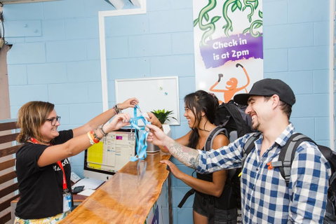 Mad Monkey Backpackers Waterfront - Tourism Gold Coast 0