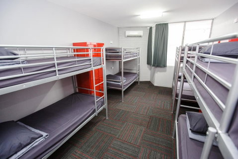 Mad Monkey Backpackers Waterfront - Tourism Gold Coast 3