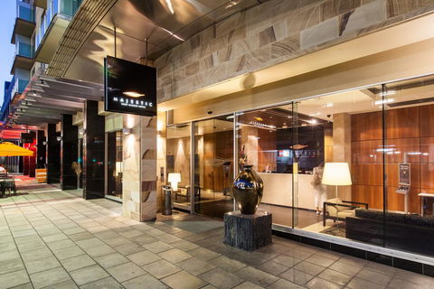 Majestic Roof Garden Hotel - Tourism Gold Coast 3