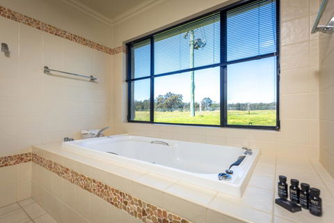 Mandalay Villas - Villa 1 - Gold Coast 3