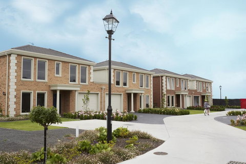 Mansi On Raymond - Tourism Gold Coast 0