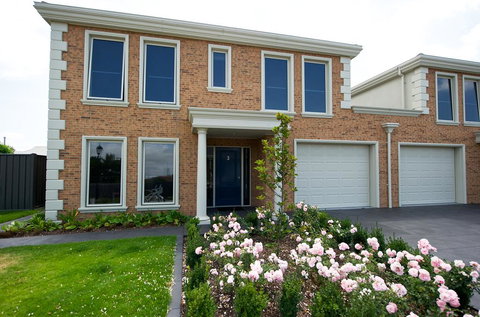 Mansi On Raymond - Tourism Gold Coast 3