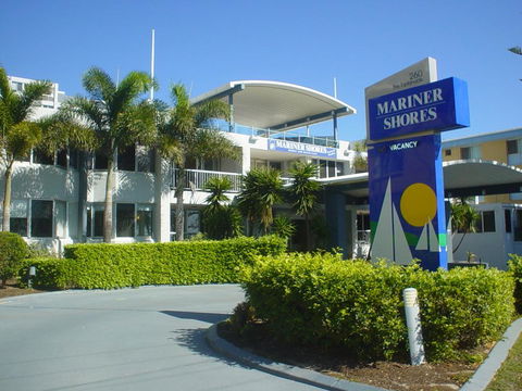 Mariner Shores Club - Tourism Gold Coast 0
