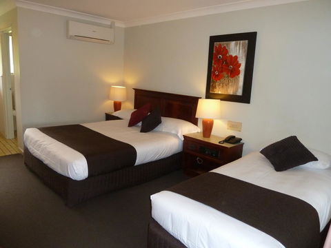 McNevins Warwick Motel - Gold Coast 0