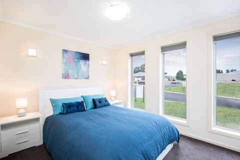 Megan House - Tourism Gold Coast 0