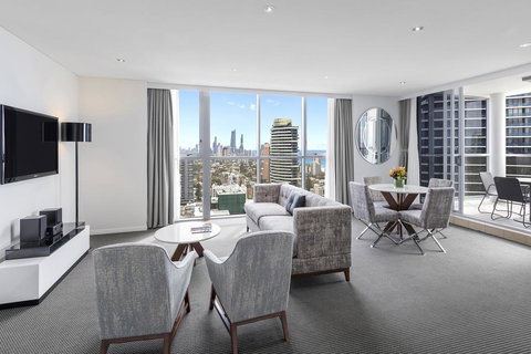 Meriton Suites Broadbeach - Tourism Gold Coast 1