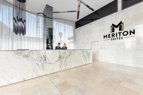 Meriton Suites Mascot Central - Tourism Gold Coast 1