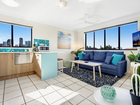 Mermaid Gem - Tourism Gold Coast 0