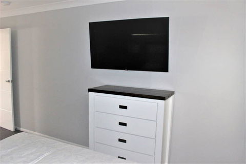 Michael's Place: Brand New Unit Close To Uni & CBD - Tourism Gold Coast 3
