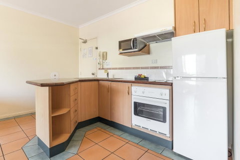 Mid City Luxury Suites - Tourism Gold Coast 3