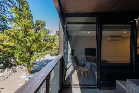 Midnight Apartments Accommodate Canberra - Tourism Gold Coast 1
