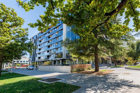 Midnight Apartments Accommodate Canberra - Tourism Gold Coast 2