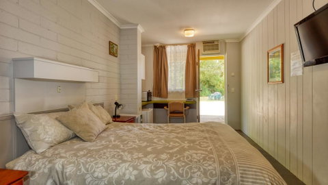 Millers Cottage Motel - Tourism Gold Coast 2