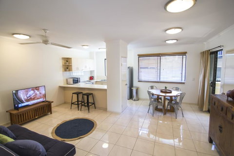 Minnie St 2 Bedroom / 2 Bathroom Apartment - Tourism Gold Coast 0