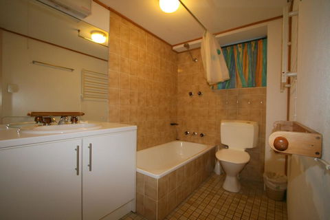 Misty Gables 2/24 Townsend Street - Tourism Gold Coast 2