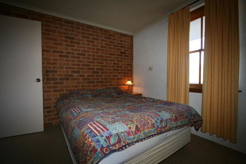 Misty Gables 2/24 Townsend Street - Tourism Gold Coast 3