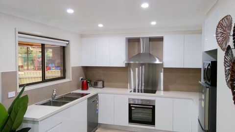 Modern 4-Bedroom House On Cunningham Near Singleton CBD Hunter Valley - Tourism Gold Coast 2