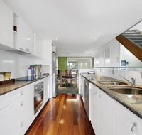 Modern Brisbane City Penthouse - Tourism Gold Coast