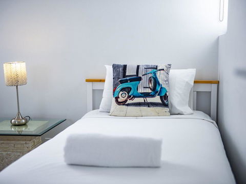 Modern Contemporary Southport Apartment - Tourism Gold Coast 1