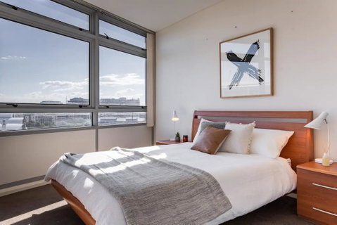 Modern Harbourside Apartment With A View - Tourism Gold Coast 2