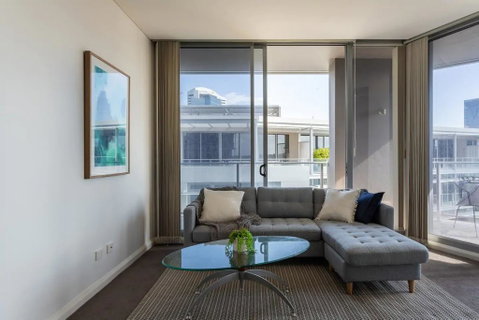 Modern Harbourside Apartment With A View - Tourism Gold Coast 0