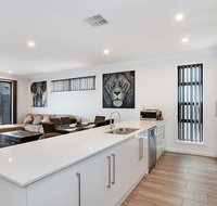 Modern Luxury at Christies Beach - Gold Coast