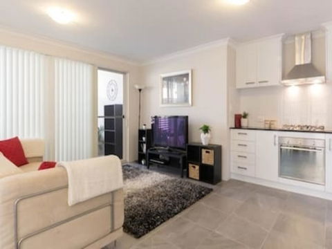 Modern Neat Convenient Apartment Close To Airport - Gold Coast 3