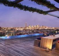 Modern carefree living style APT in ToowongView - Tourism Gold Coast