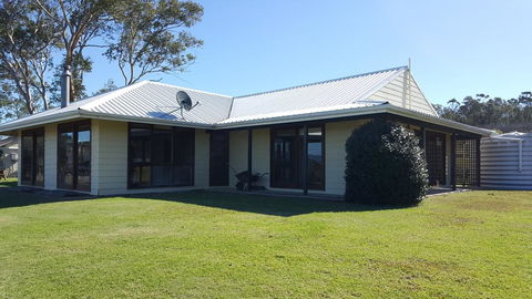Molly Morgan Vineyard - Tourism Gold Coast 0