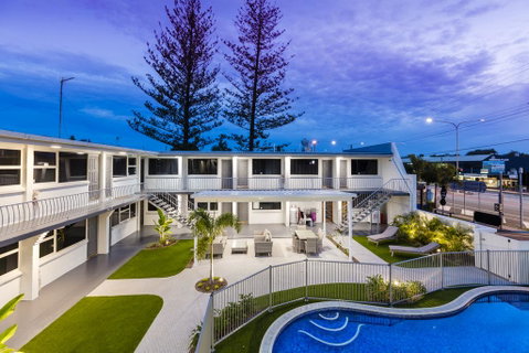 Montego Mermaid Beach Motel - Tourism Gold Coast 0