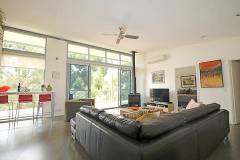Moriarty Studio - Chic Couples Retreat - Tourism Gold Coast 0
