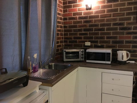 Motel Studio Room - Tourism Gold Coast 3